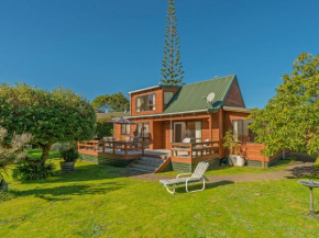 Sea Breeze Sanctuary - Pauanui Holiday Home